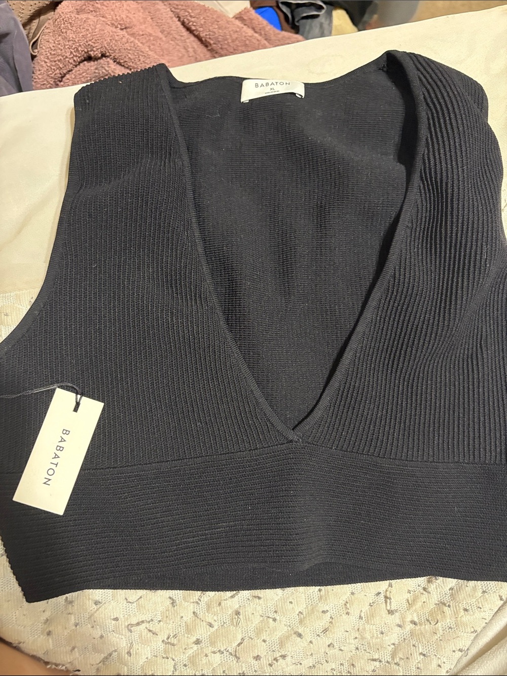 Babaton Black Ribbed V-Neck Sleeveless Knit Top